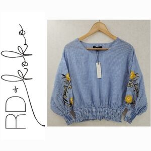 RD + Koko Blue Striped Blouse Women's Size Medium Embroidered Floral Sleeve